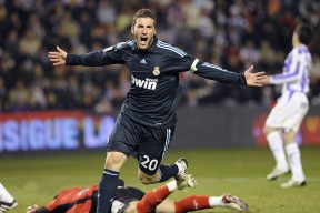 法甲绝佳摘星：精彩远射引爆全场高潮