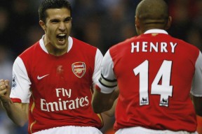 罗跳水自信起跳 技术动作一致性增加，跳水罗gif