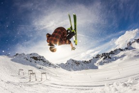 西甲场场精彩：攻守之间的华丽变换，西甲场次